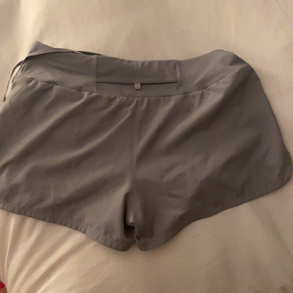 grey nike shorts - Picture 3 of 3